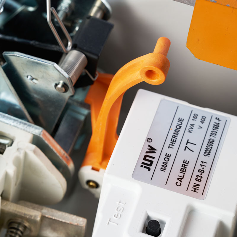 JUNW D165T/D265T Digital-triggered Pole Circuit Breaker  with Block