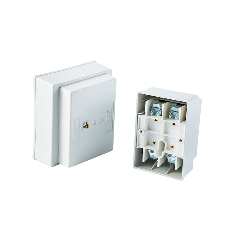 JUNW 4X 2P/4P 10*38 14*51 Connection Box
