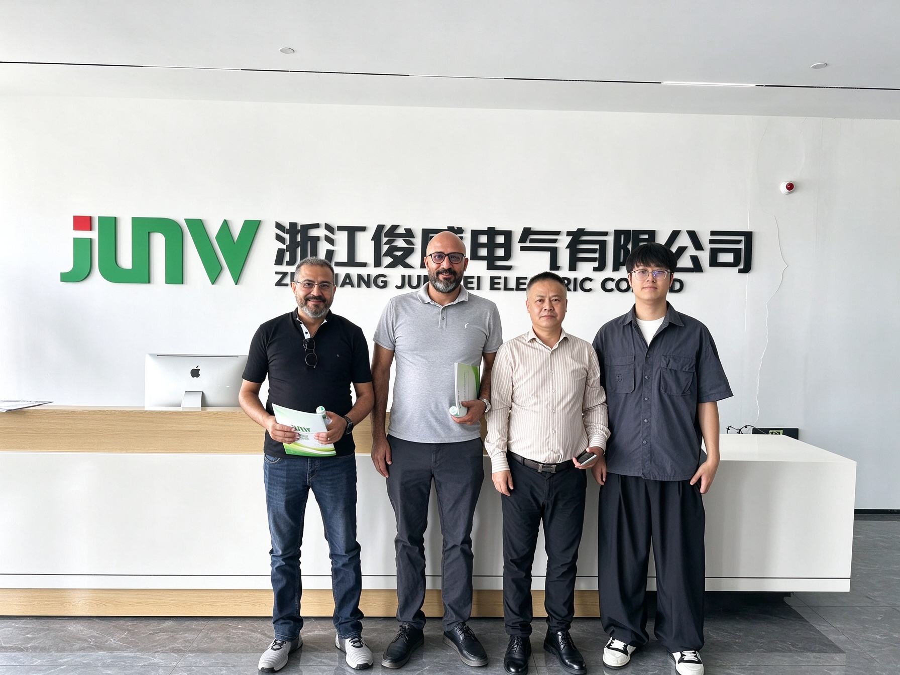 Tunisian Clients Visit Junwei Electric to Explore Electrical Product Cooperation