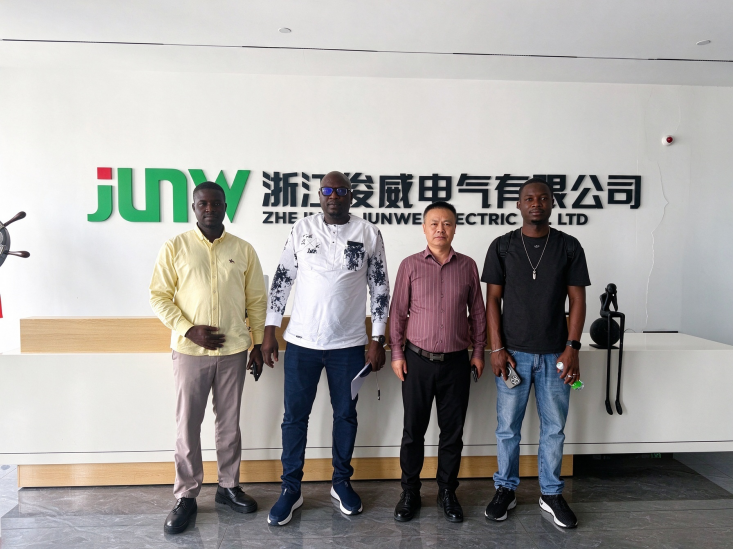 Overseas Customers Visit Zhejiang Junwei Electric to Discuss Product Cooperation